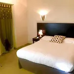 Hotel Les Colonnes 2*