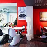 Les Colonnes Hotel